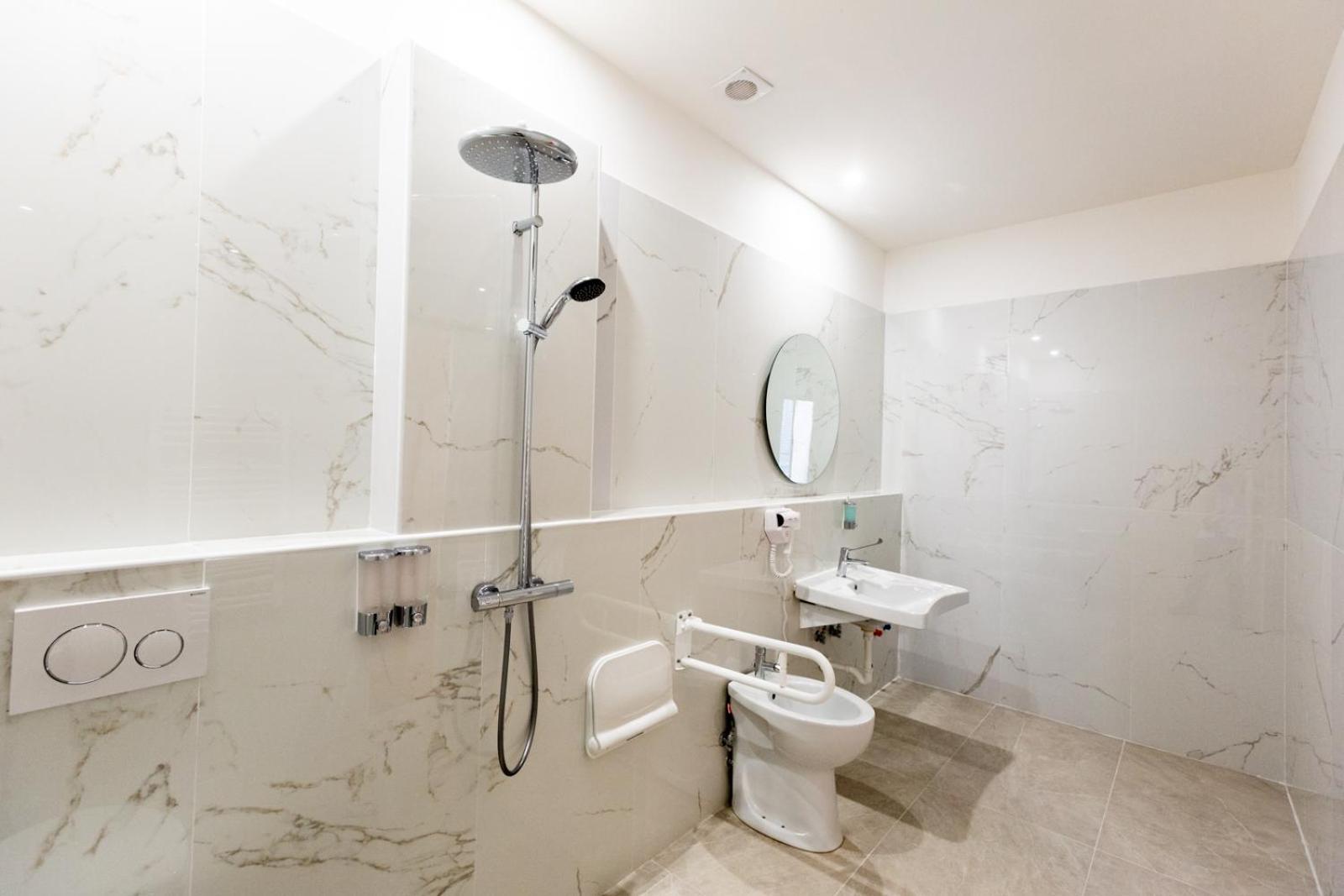 Modi Hotel Livorno Esterno foto